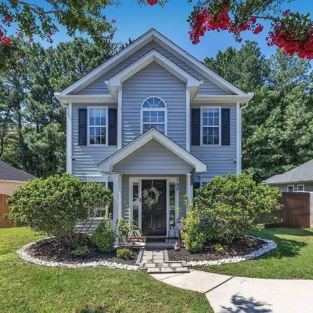 Entire Home In Rtp Near Duke With Fenced Backyard